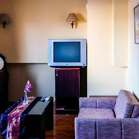 Chic Bungalow With Rooftop Terrace Access And Ваканционна къща *