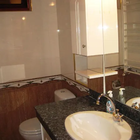 Chic Bungalow With Rooftop Terrace Access And וארנה