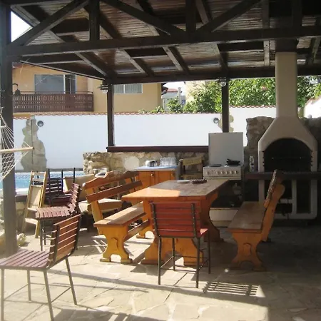 בית נופש Chic Bungalow With Rooftop Terrace Access And *