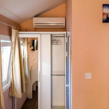 Chic Bungalow With Rooftop Terrace Access And בית נופש *