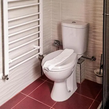 בית נופש Chic Bungalow With Rooftop Terrace Access And