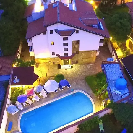 Ваканционна къща Chic Bungalow With Rooftop Terrace Access And