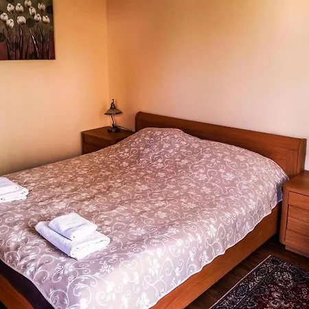 Ваканционна къща Chic Bungalow With Rooftop Terrace Access And