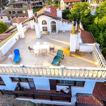 펜션 Chic Bungalow With Rooftop Terrace Access And *
